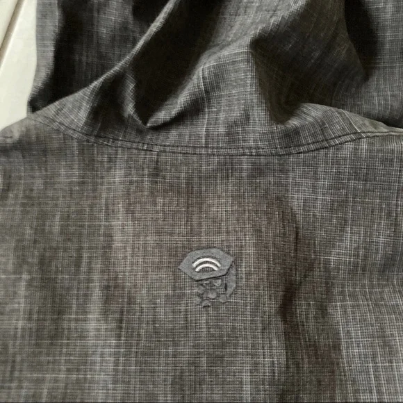 Mountain Hardwear ski/board jacket. EUC like new